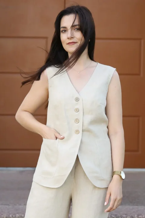 Linen tailored vest in sand