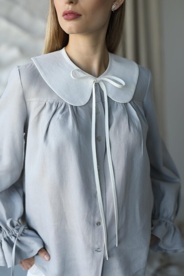 white peter pan collar