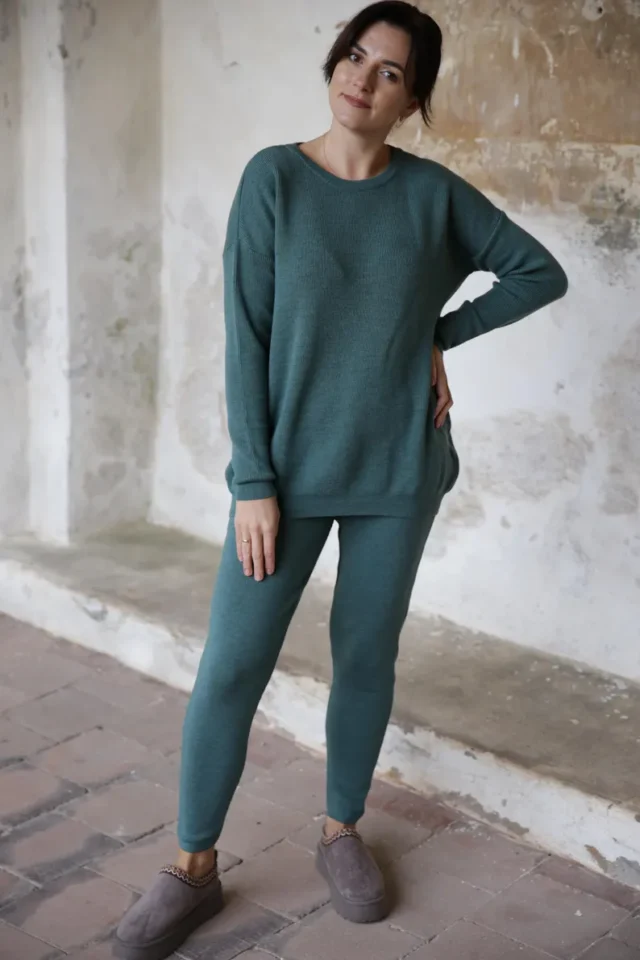 Knitted merino wool blouse and trousers set