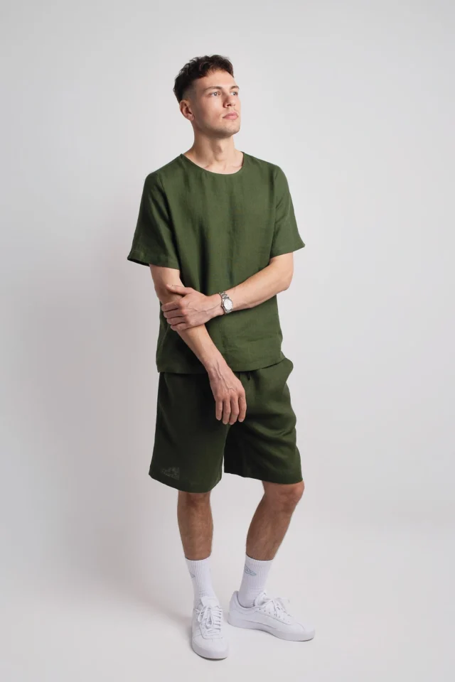 MIAMI-shorts-for-men-and-linen-tshirt-PANAMA-in-forest-green14