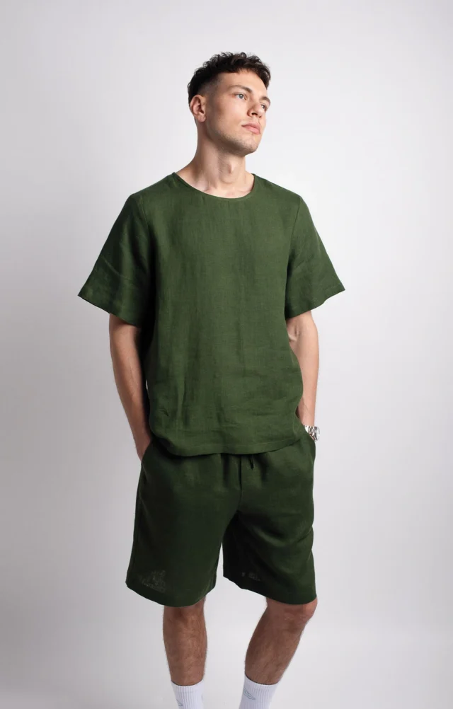 MIAMI-shorts-for-men-and-linen-tshirt-PANAMA-in-forest-green15