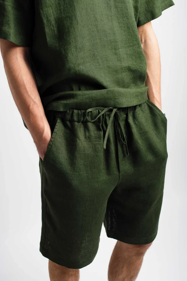 MIAMI-shorts-for-men-and-linen-tshirt-PANAMA-in-forest-green16