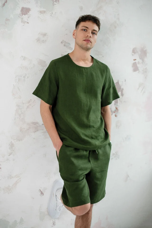 MIAMI-shorts-for-men-and-linen-tshirt-PANAMA-in-forest-green18