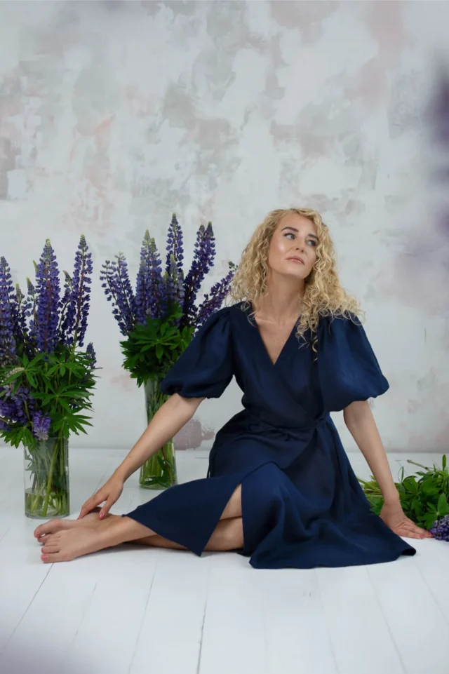 Ronda-Linen-wrap-dress-in-navy-blue-13
