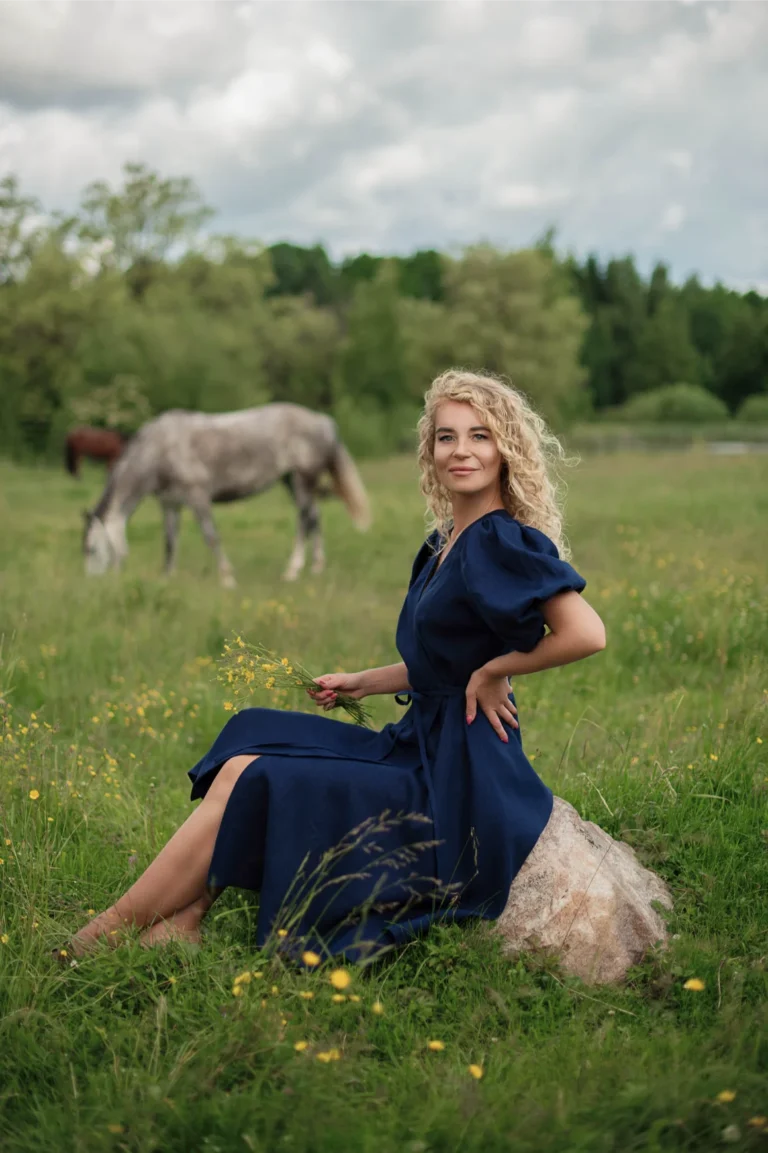 Ronda-Linen-wrap-dress-in-navy-blue-7