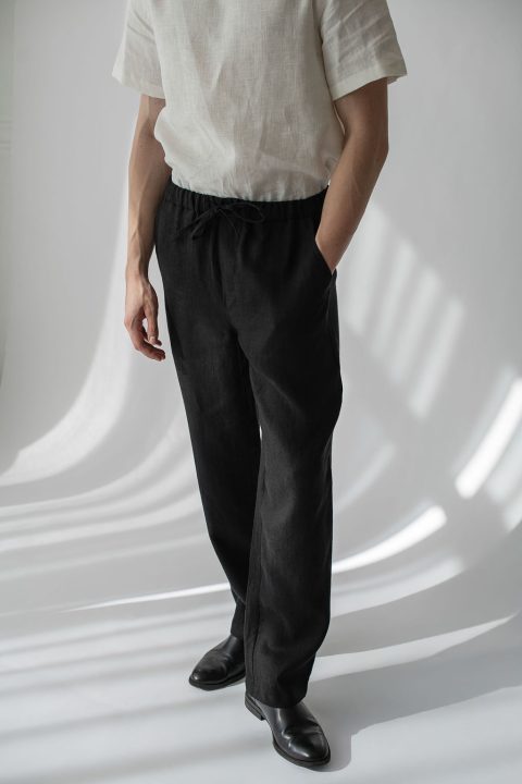 mens linen trousers with pockets