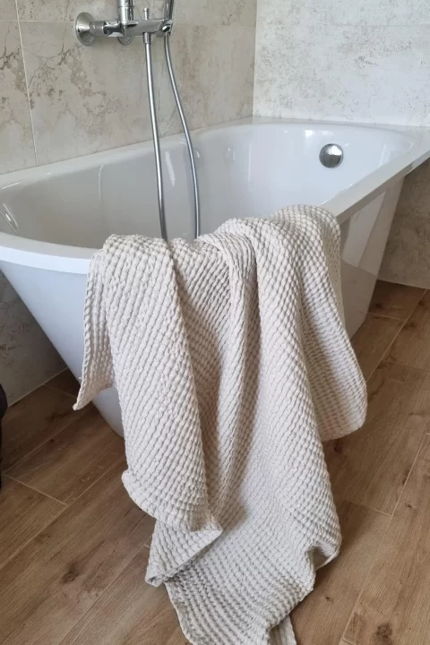 Waffle-Linen-Body-Towel-1-scaled
